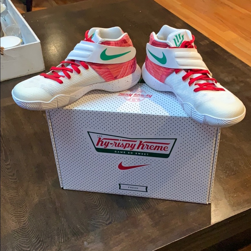 The Ky-rispy Kreme shoes and box